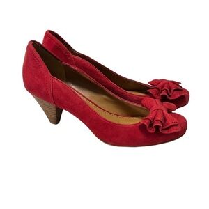 B. Makowsky Suede Leather Bow Heels